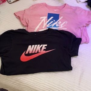 Women’s medium Nike tshirt bundle